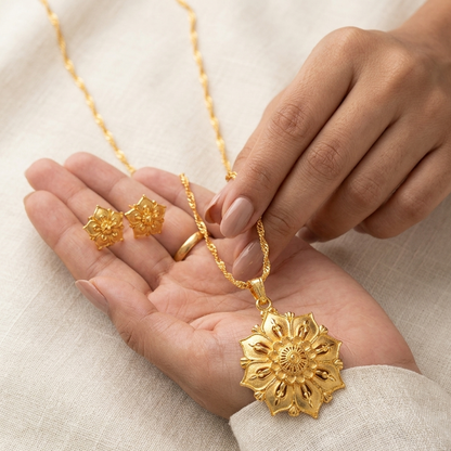 Gold-Plated Floral Pendant Necklace and Earring Set for Women, Traditional Ethnic Flower Design Jewellery Set with Twisted Chain, Gift Box Included