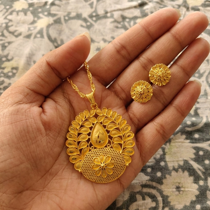 Gold-Plated Traditional Floral Filigree Pendant Necklace with Matching Stud Earrings for Women and Girls - Ethnic Jewellery Set for Wedding, Festivals, and Gifting